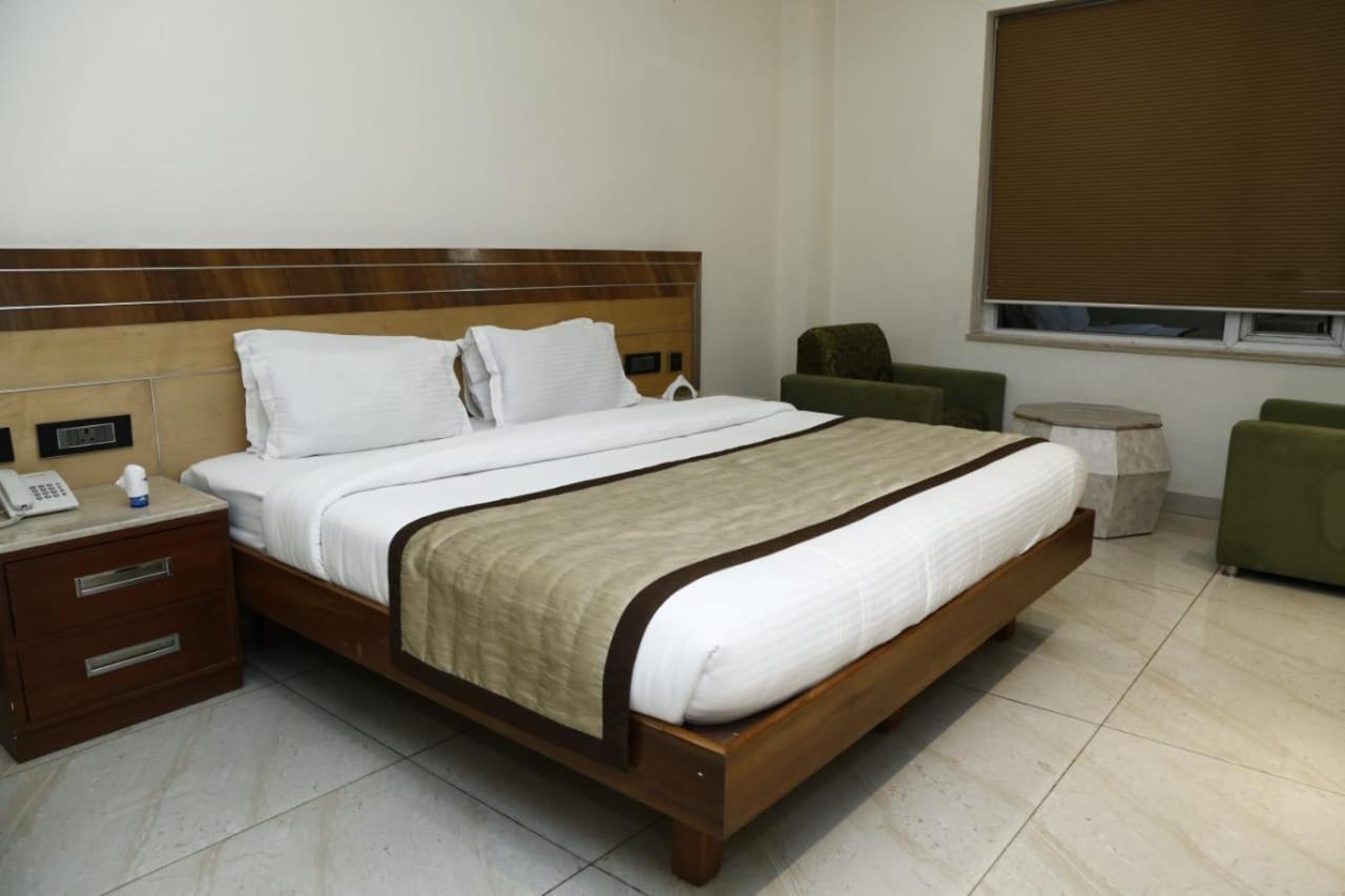 Hotel Pacific Roorkee Exterior photo